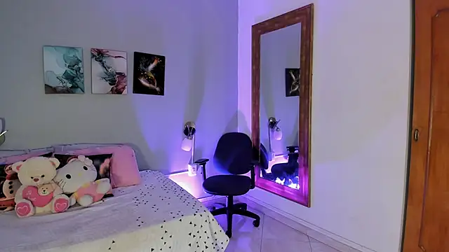 Jenn_W's cam snapshot