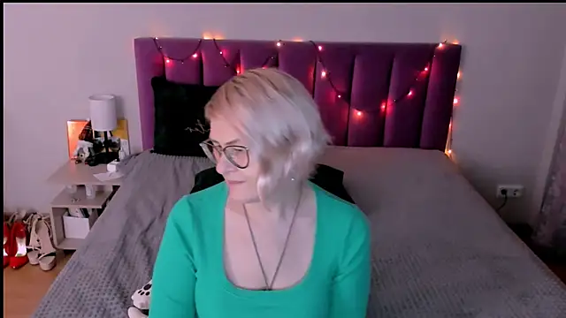 sabrinamacmarren's cam snapshot