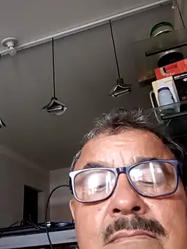 Misterymem63's cam snapshot