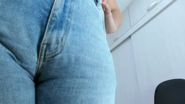 Amelia_Debora_Antonella's cam snapshot