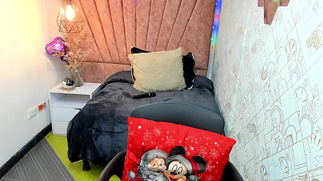 Lia_Blake_'s cam snapshot