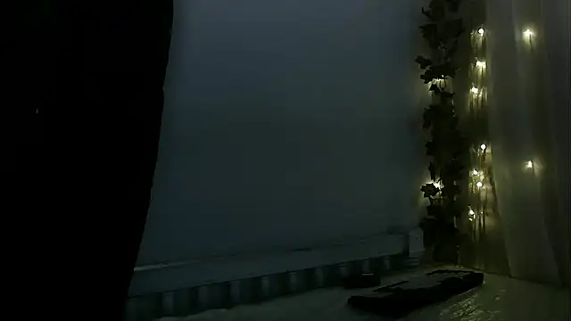 lunahototinparis18's cam snapshot