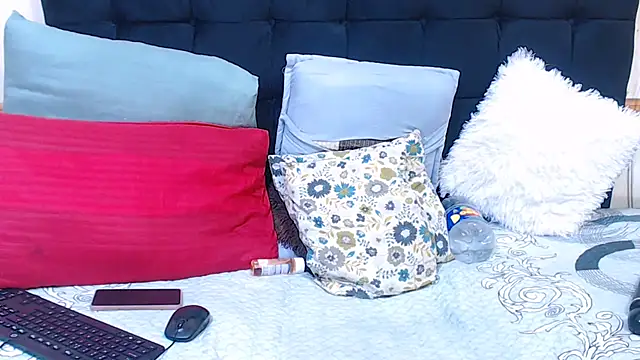 Violettx25's cam snapshot