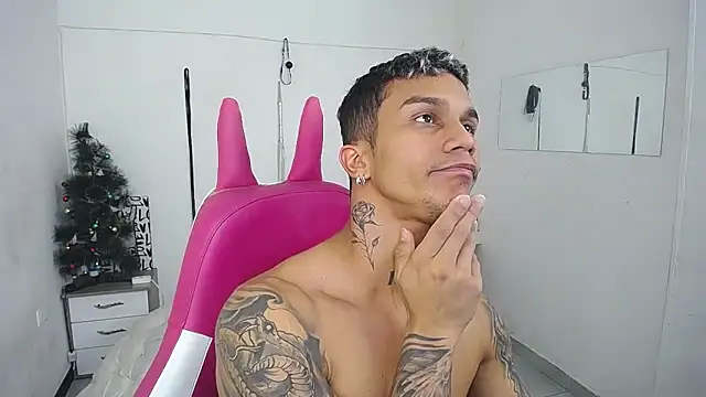 Leonard_Price live sex cam