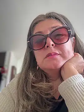 emma_tour's cam snapshot