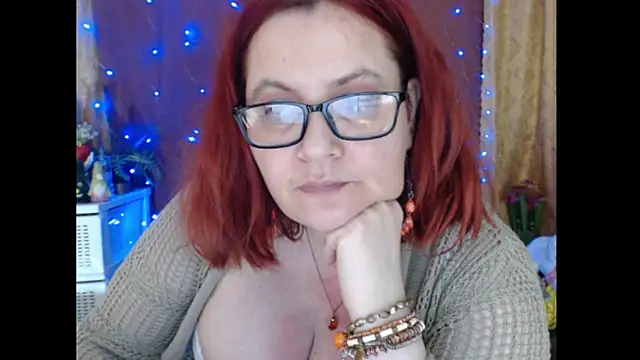 PlayfullMature's cam snapshot