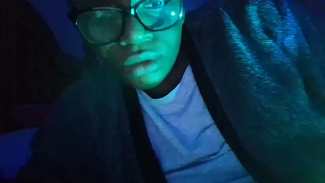 SexyGemBeautyX's cam snapshot