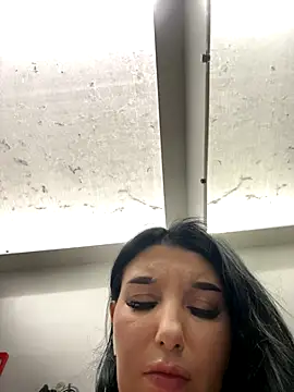 Tisha_Busty live sex cam