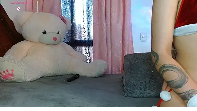 MissHoolly's cam snapshot