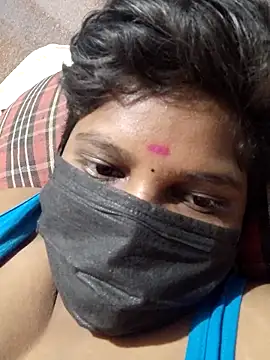 divyatamil143's cam snapshot