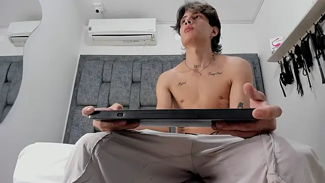 LoganRyder_OS's cam snapshot