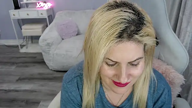 BellaStar84's cam snapshot