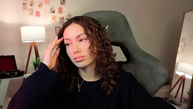 branchwithflowerss's cam snapshot