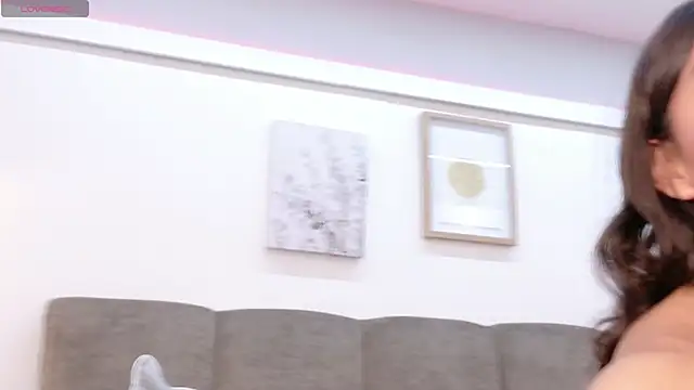 NaughtyHally_'s cam snapshot