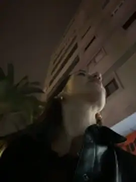 Ninabigtitied's cam snapshot