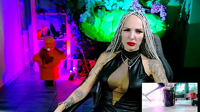 MonicaMaxwel's cam snapshot