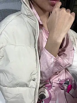 Mina048's cam snapshot