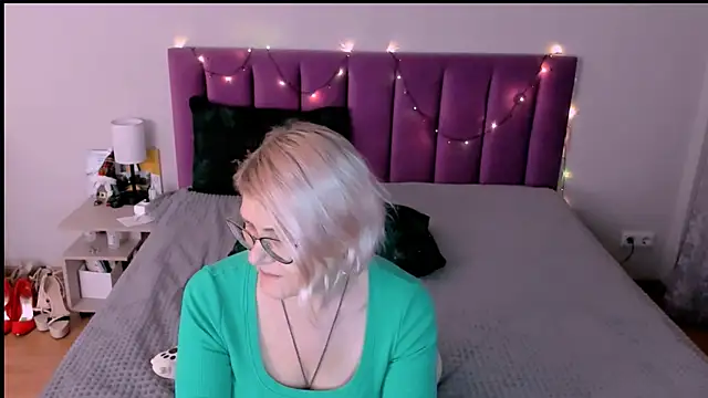 sabrinamacmarren's cam snapshot