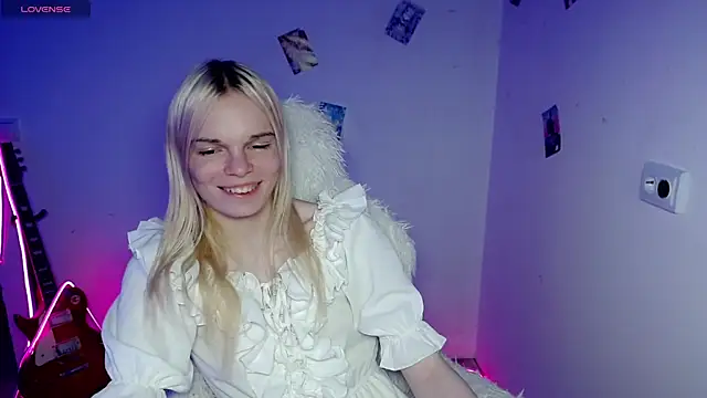 Emily_Nyaffee live sex cam