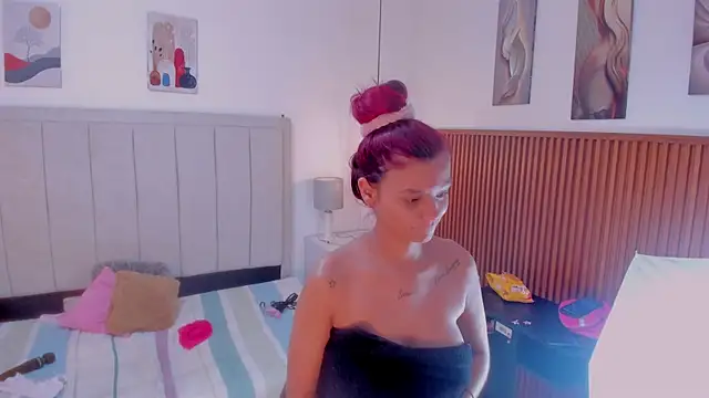 gime_lara's cam snapshot