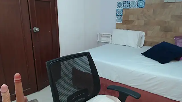 kylieBensoon's cam snapshot