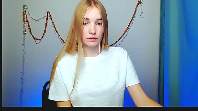 Queen_ofLove's cam snapshot