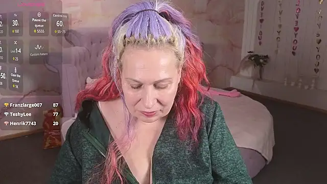 Penelope_Pinky's cam snapshot