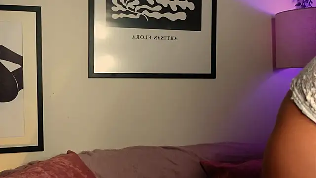 midnightbby_'s cam snapshot