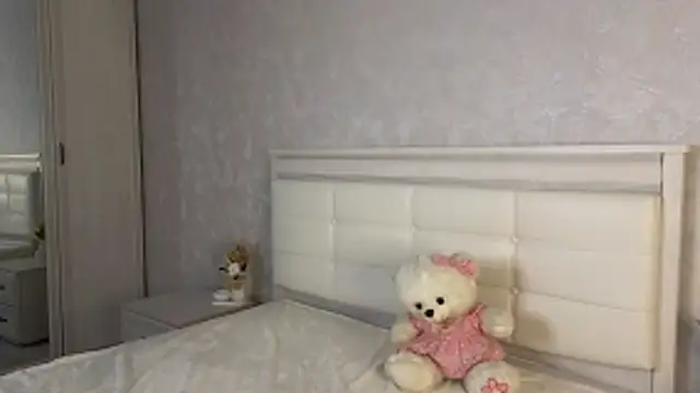 YvonneShames's cam snapshot