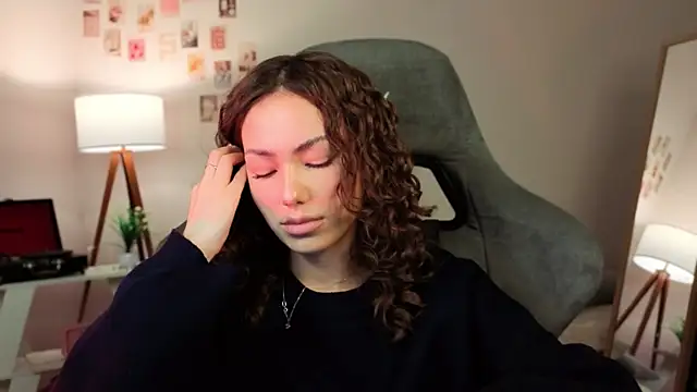 branchwithflowerss's cam snapshot