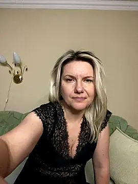 AliceSwan4011's cam snapshot