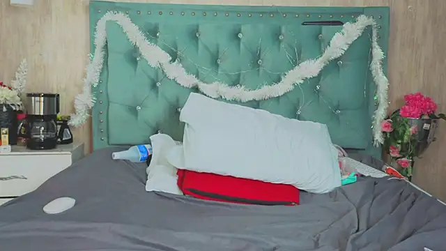 Alexa_roussee's cam snapshot