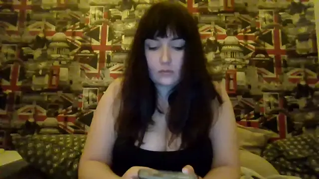 Lynylou's cam snapshot