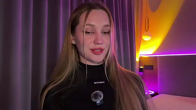 chillroom_'s cam snapshot