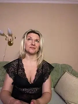 AliceSwan4011's cam snapshot