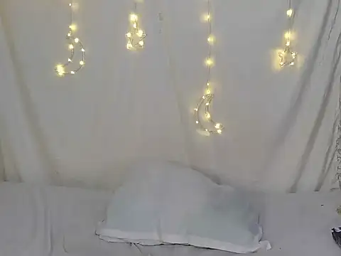 StarBarbiee's cam snapshot