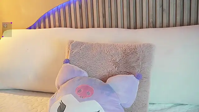 EloiseSweetxx's cam snapshot