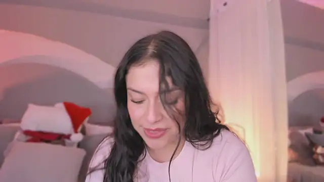 Nicolle_W's cam snapshot