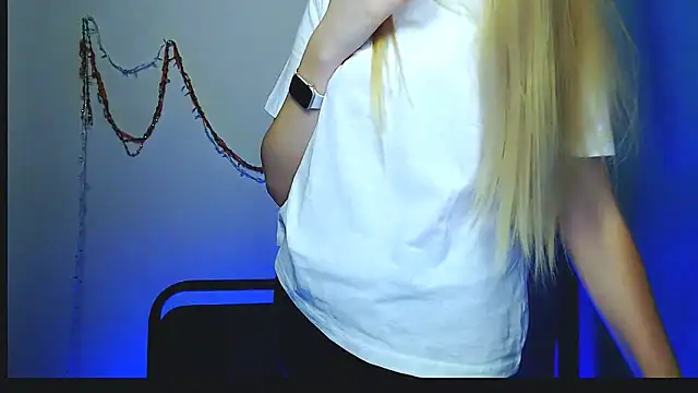 Queen_ofLove's cam snapshot