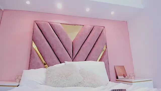 roxyflame_'s cam snapshot