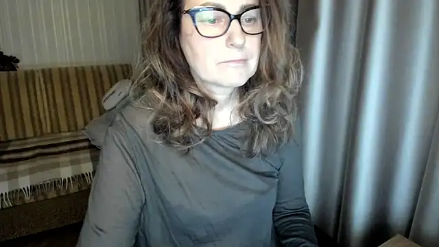 lauraoven's cam snapshot