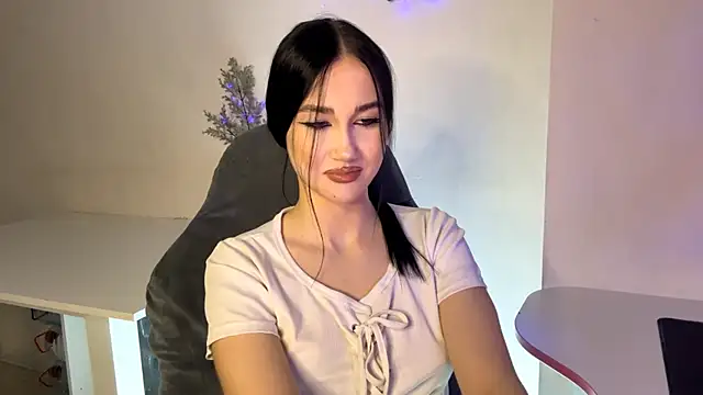 Beautyofnlka's cam snapshot