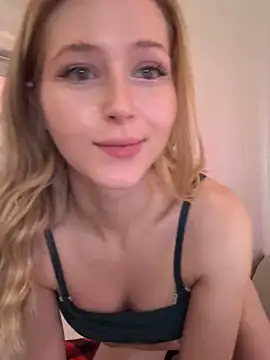 LunaRase's cam snapshot