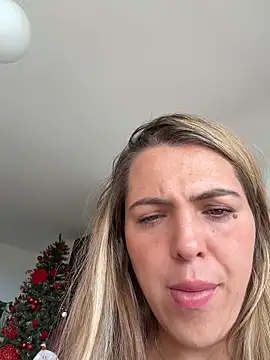 camila_vanucci-'s cam snapshot