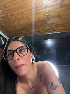 charlotte_stevenss_'s cam snapshot