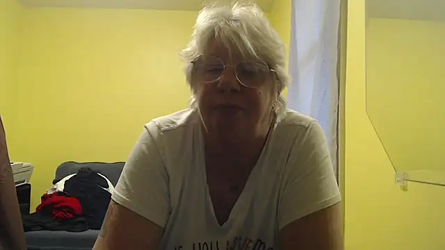 canadiancougar1965's cam snapshot