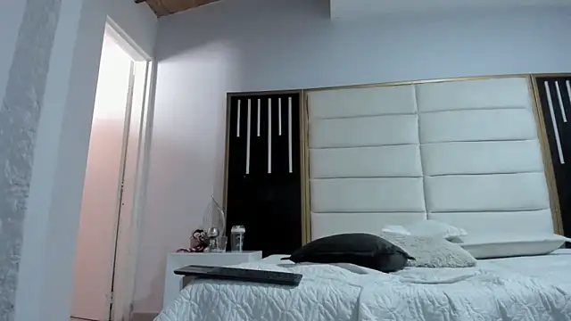 JuliMonroe19's cam snapshot