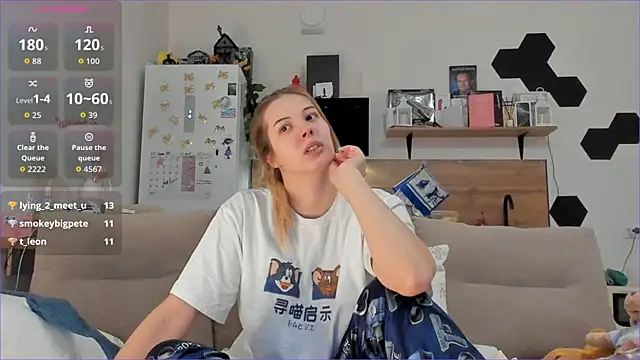 Girl_alone_home's cam snapshot