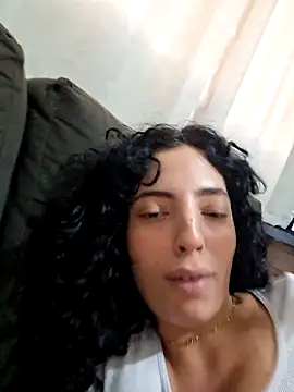 Flora-latin-girl's cam snapshot