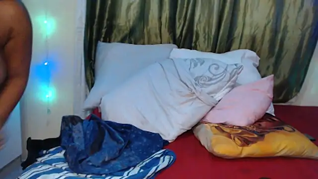 Foxybrownxx1's cam snapshot